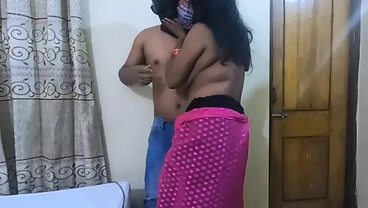 Sabita полностью наслаждается номером в отеле