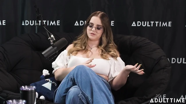 Codi Vore & Siri Dahl Vorarephilia, Edge Masters, & Breast Reductions | the Adult Time Podcast