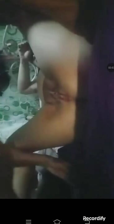 Coño se estira más cuando la intimidad disfruta