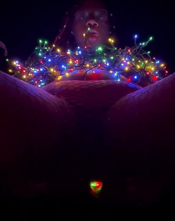 Ebony BBW Masturbates Christmas Edition