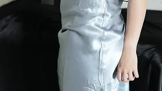 INDO BOKEP ПРИХОДИТ ДОМОЙ СО СВАДЬБЫ ДРУГА ПРЯМО COLMEK В СЕКСУАЛЬНОМ АТЛАСНОМ ПЛАТЬЕ