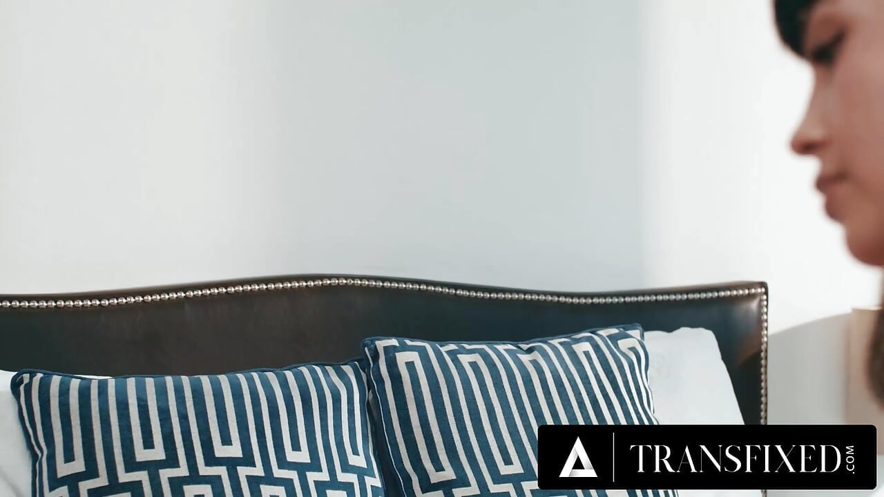 Transfixed - Avery Lust ateşli trans büyük memeli sert sikişte lezbiyen beca barbie ile aldatıyor