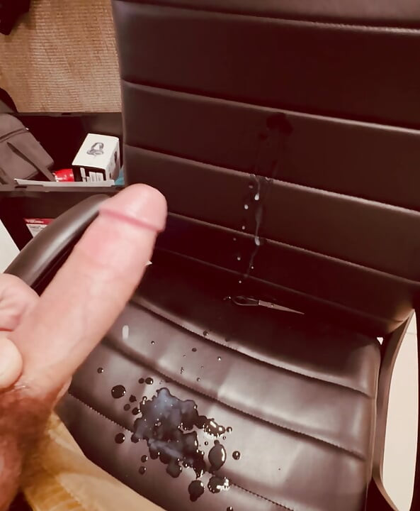 Guy randomly starts leaking and blasting cum out of nowhere
