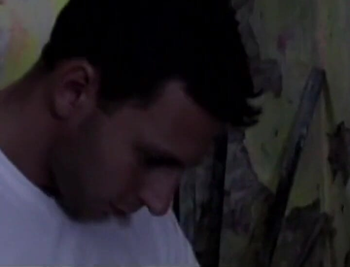 Hármasban - dupla behatolás baszástól és dildótól a menedékkérőnek