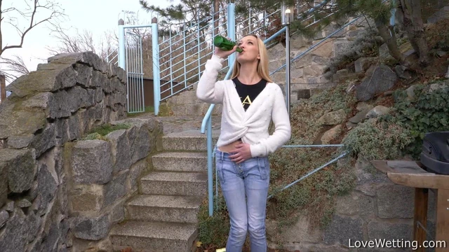 Drink & piss - sisi