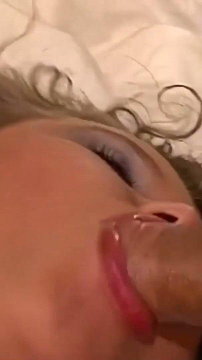 Lilla 23 ist Spermasuechtig | Clip 1
