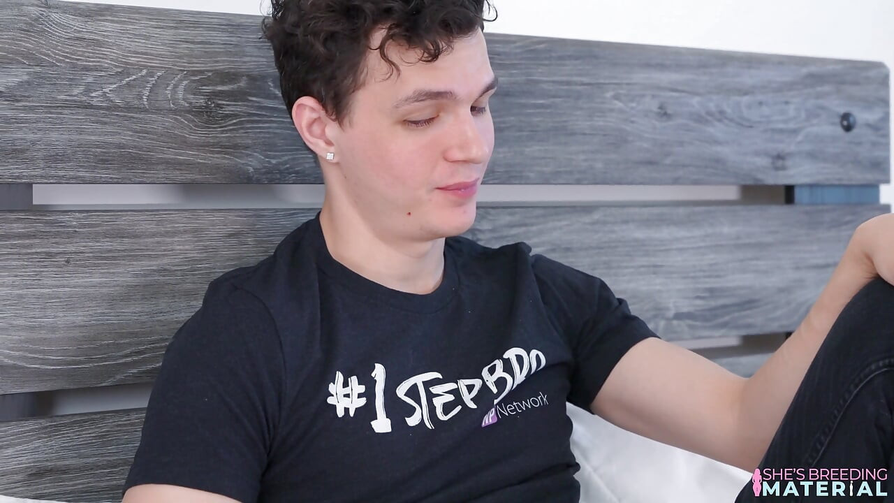 Stepsis Serves up Her Pussy - S1:e4