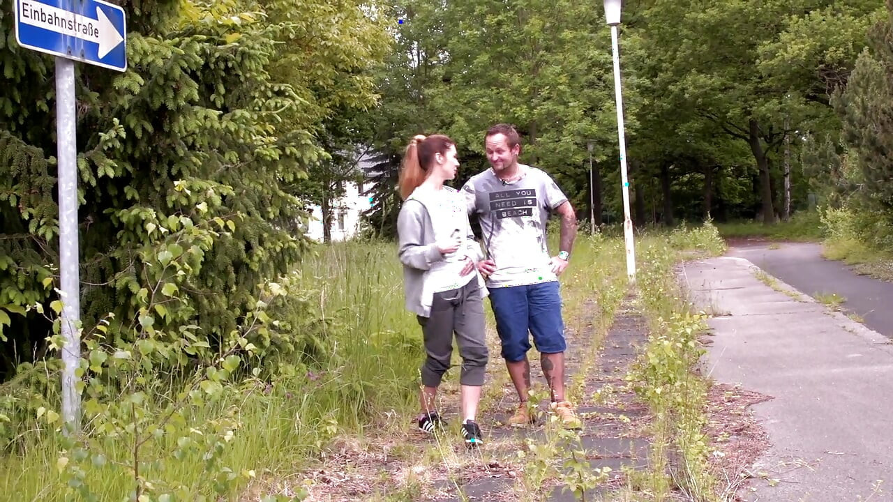 Sexy big ass brunette enjoying in hard outdoor fuck in her wide pussy