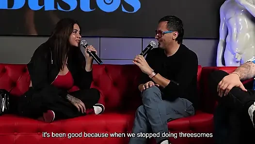 Porno Yıldızı Sarablonde Gavat Kocasının Önünde Vahşice Bir Hayranının Büyük Yarağına Biniyor!