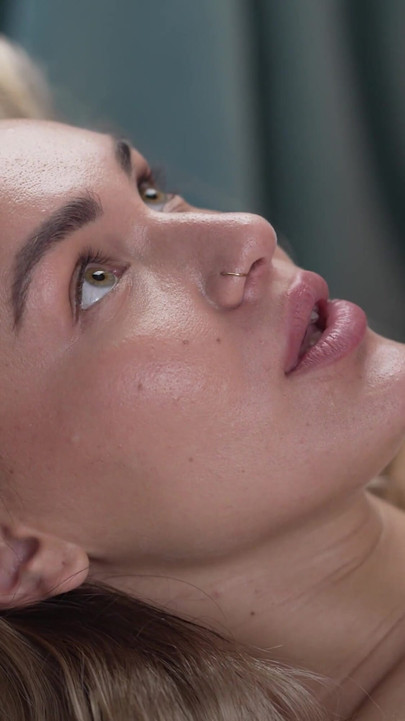 Her Wet Pussy Looks Great in Close-up