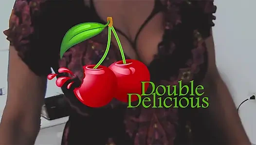 Meine stiefmutter hat spaß und erreicht mit ihrem sexspielzeug den orgasmus