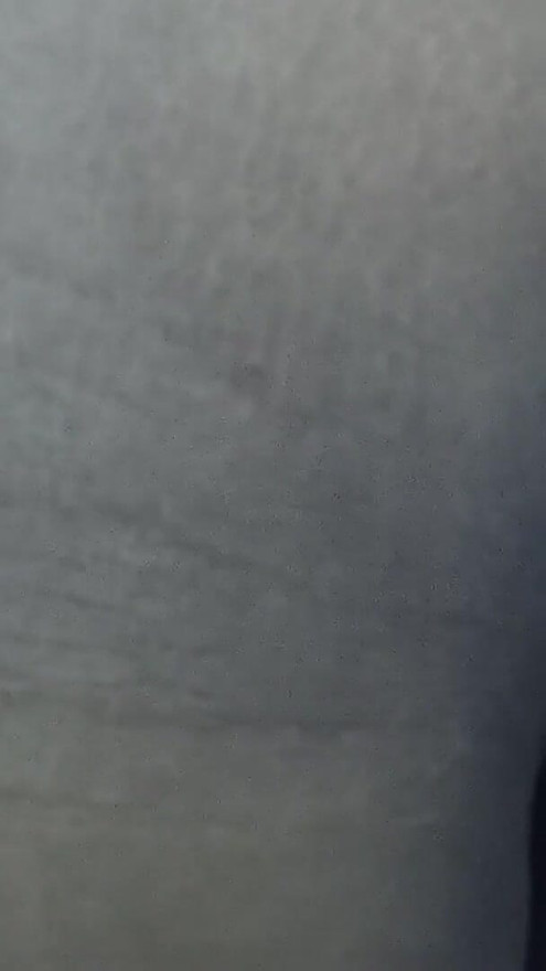 Enfermera en baño del consultorio | Clip 1