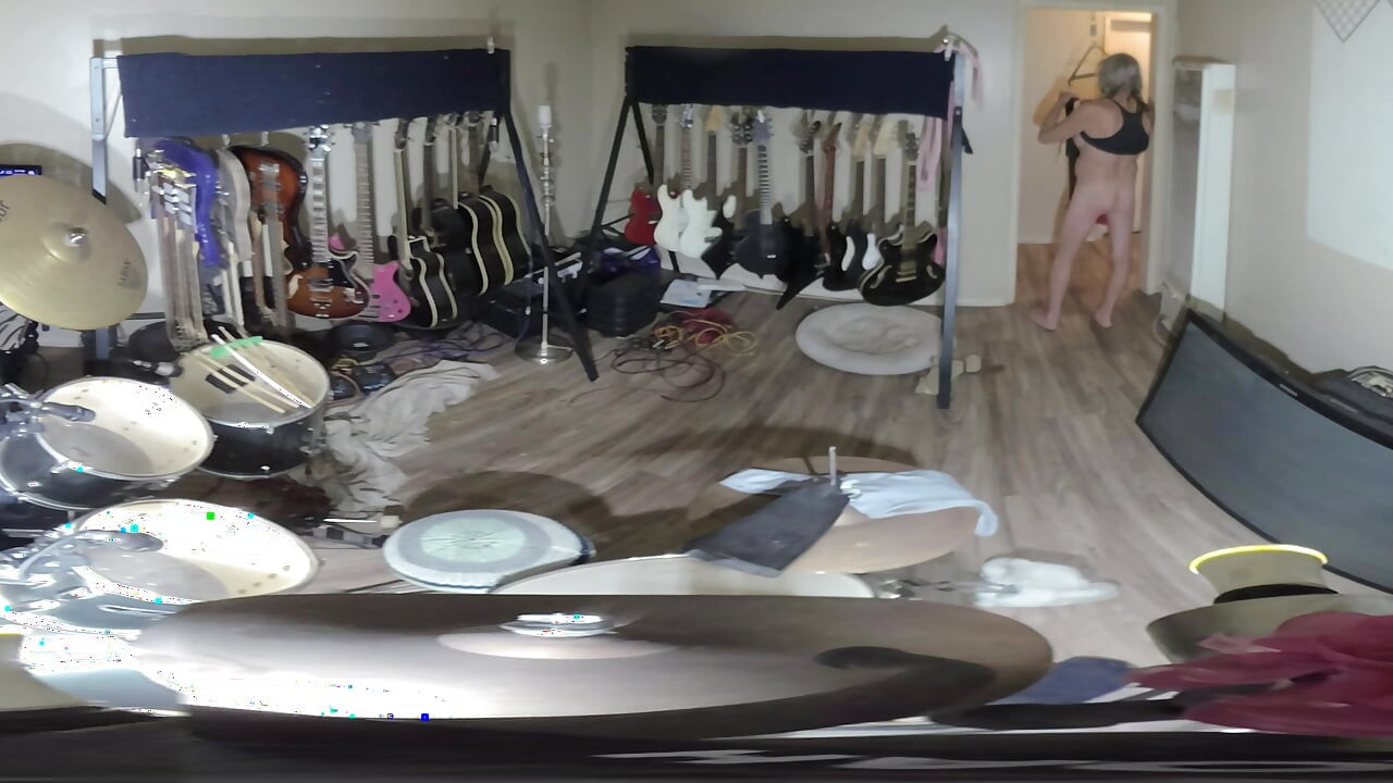 lizzy yum SD December 2025 behind the scene post op shemale masturbating in swing