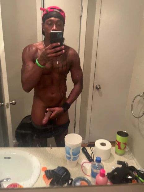 Big dick but I want ass