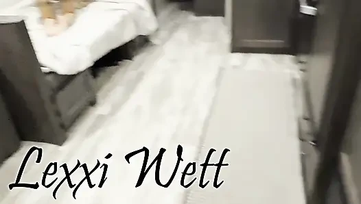 Tante seksi pinay dientot gaya doggy sampai dicrot di dalam - lexxi wett