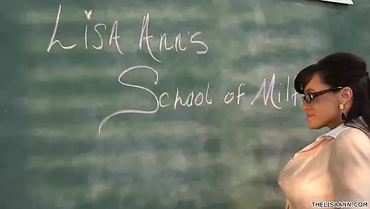 Lisa ann si cewek nakal yang lagi sendirian di kelas!
