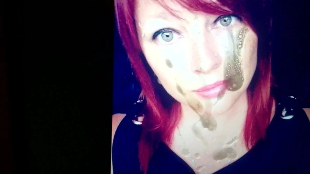 je te sperme sur ta gueule de MILF rouquine sperme bien gras
