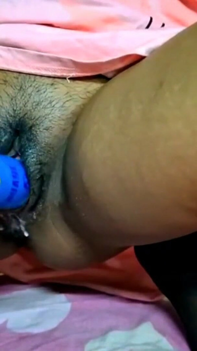 Chubby Desi Girl Hardcore Dildo Masturbation | 短片 1