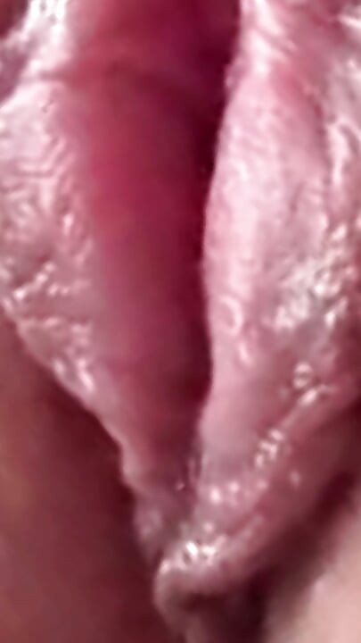 Madrasta EXTREME CLOSE-UP de um orgasmo molhado e pulsante de uma PUSSY enorme e suculenta
