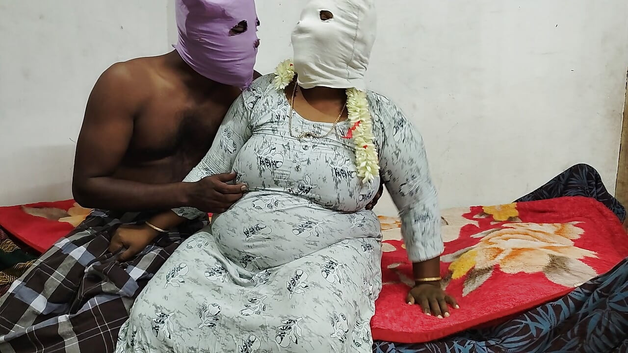 Bhaartiy aanti ki choot men jordaar chudaee bara kaala land