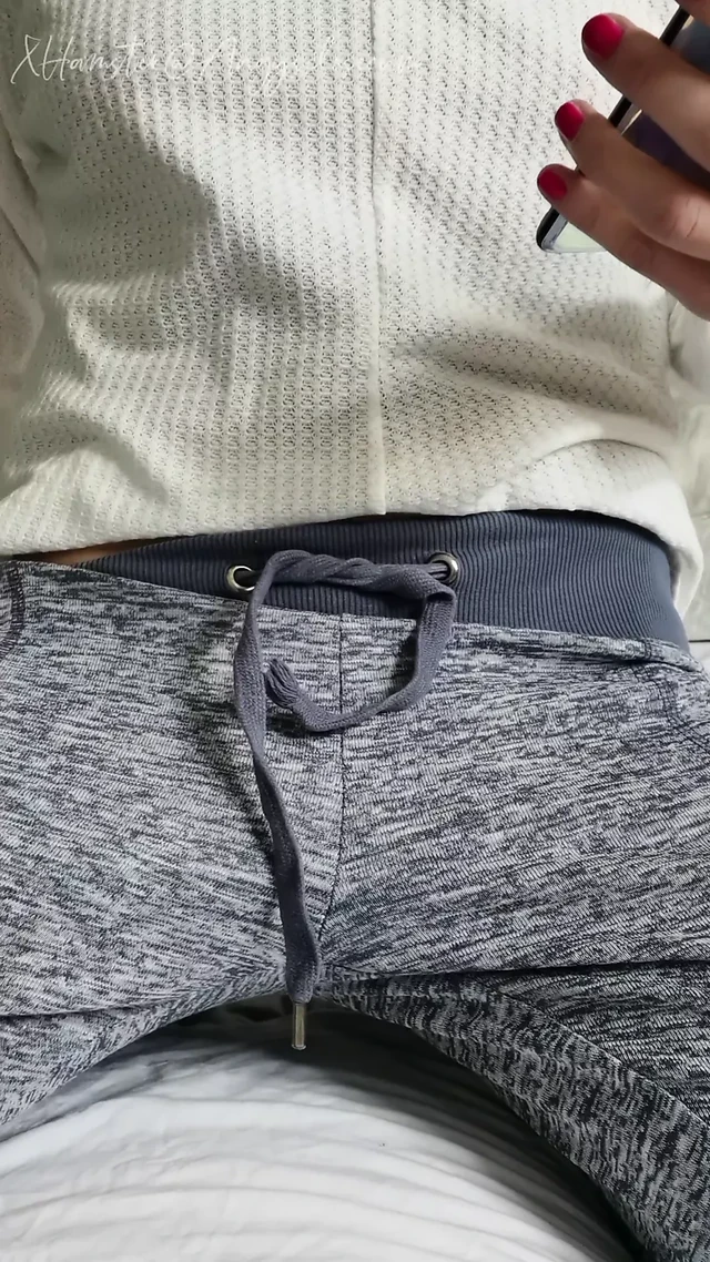 Babe is watching porn and cumming so fucking good