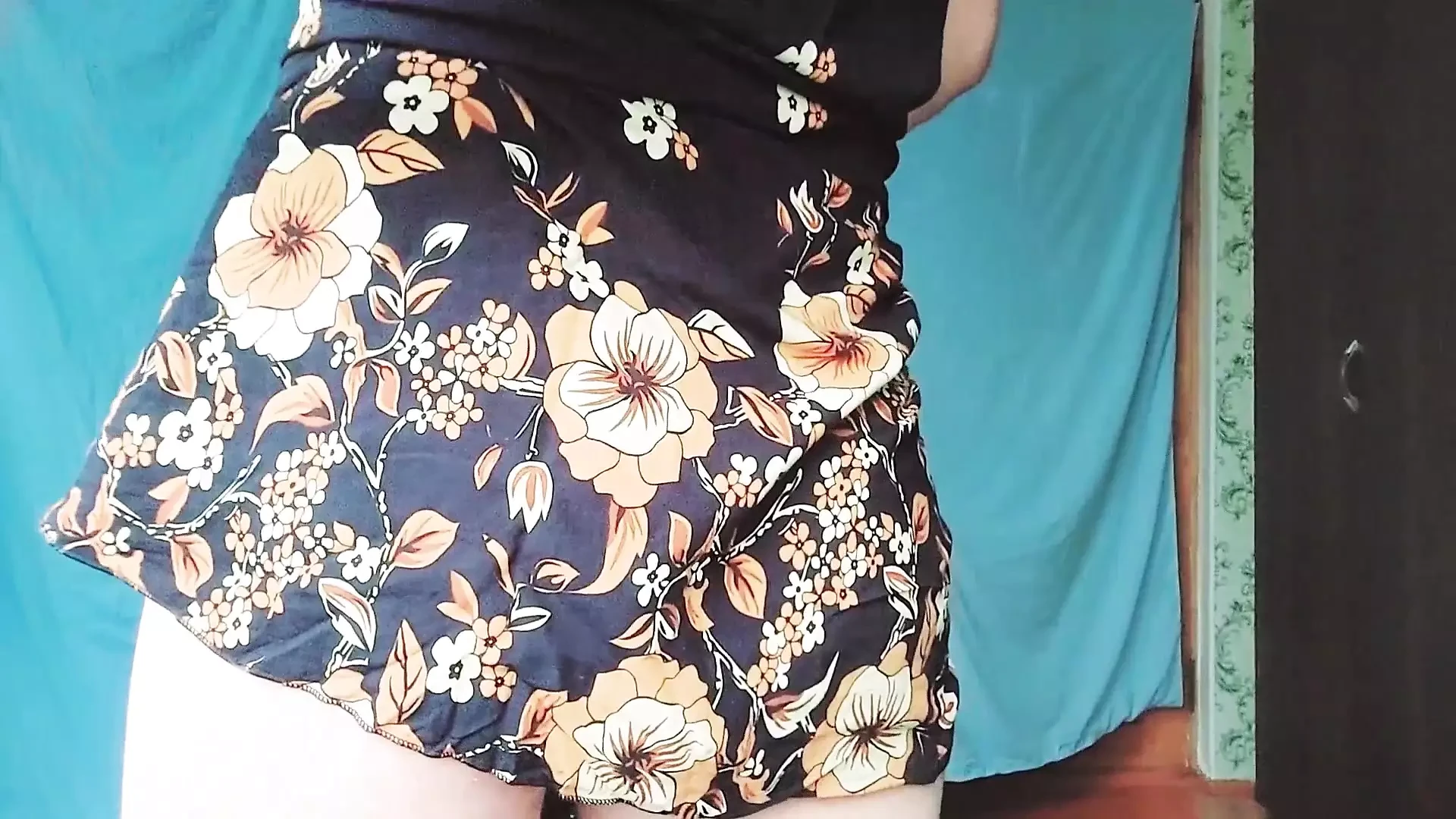 Hot Dress Big Ass Booty Ladyboy Crossdresser Sissy Solo Shemale Trans Model Big Butt Cute Legs Blonde
