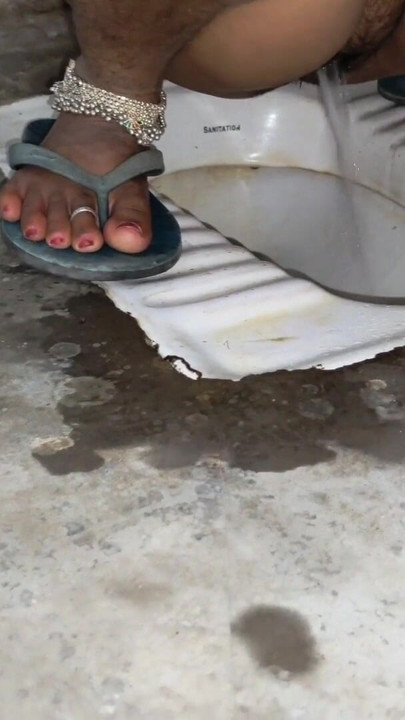 Hintli güzel kadın kıllı amcıkla tam yakın çekim video işiyor | Klip 1