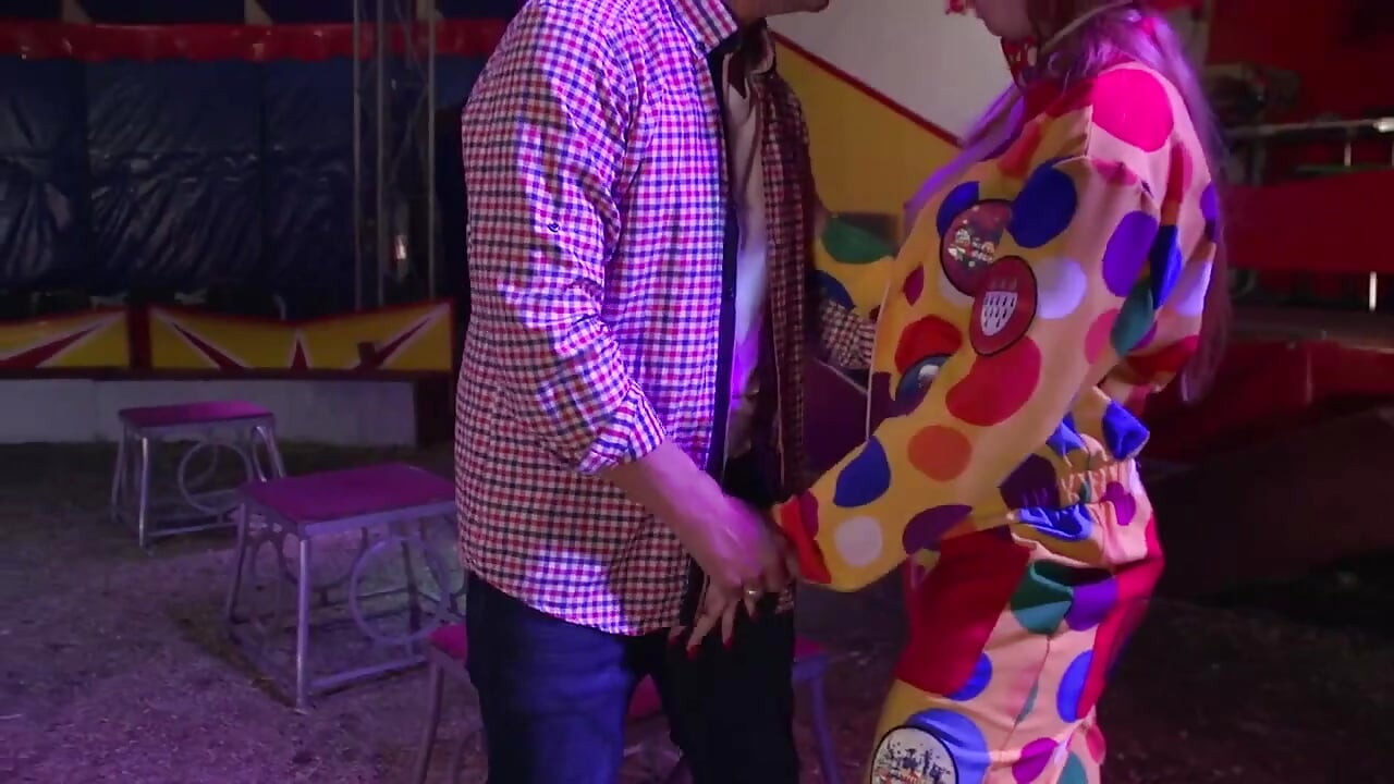 Aventura sexual no circo!