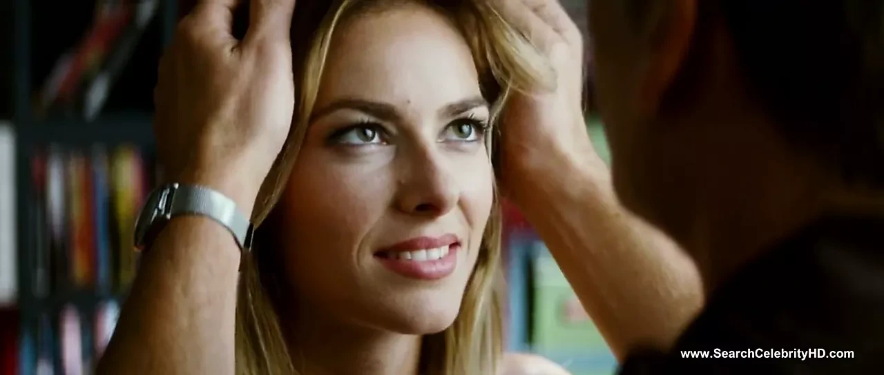 Kira Miro Nude – Los Abrazos Rotos – HD