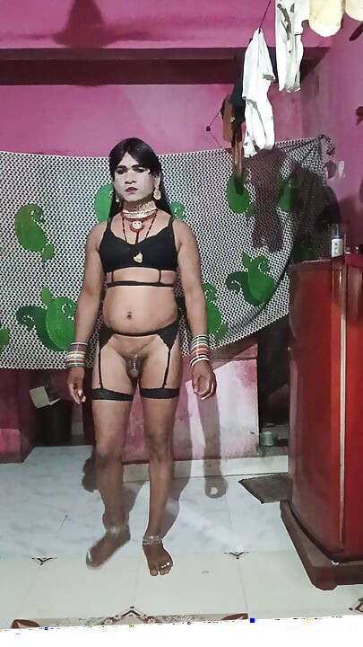 Madhuri bhabhi ga je danas donijela u svoj gand.