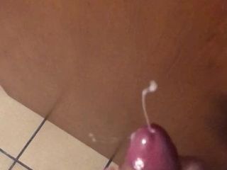 Съемка с 10-камшотной порцией спермы на двери