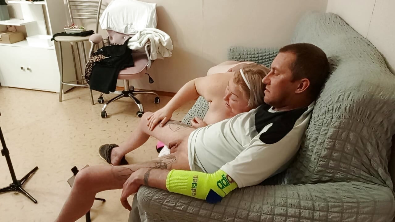 Susjeda guta spermu nakon nježnog pušenja
