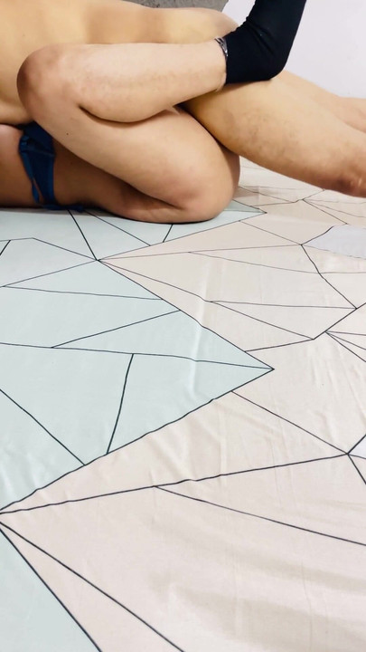 Σύζυγος σύζυγος Απολαμβάνοντας chudai βίντεο | Κλιπ 3