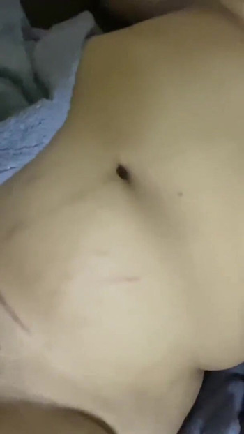 Moment captivant de la "Fată frumoasă cu sâni mari se distrează futând și sugând pula până la Crot"