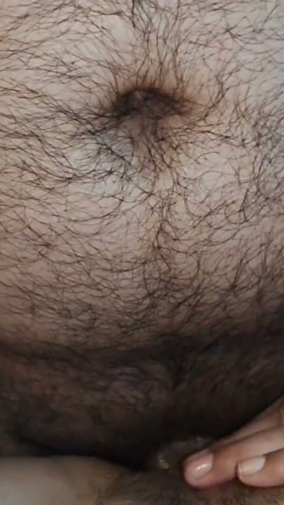 Hermosa bhabhi india culona cambiando de ropa delante de su hermanastro y cogiendo duro | Clip 1