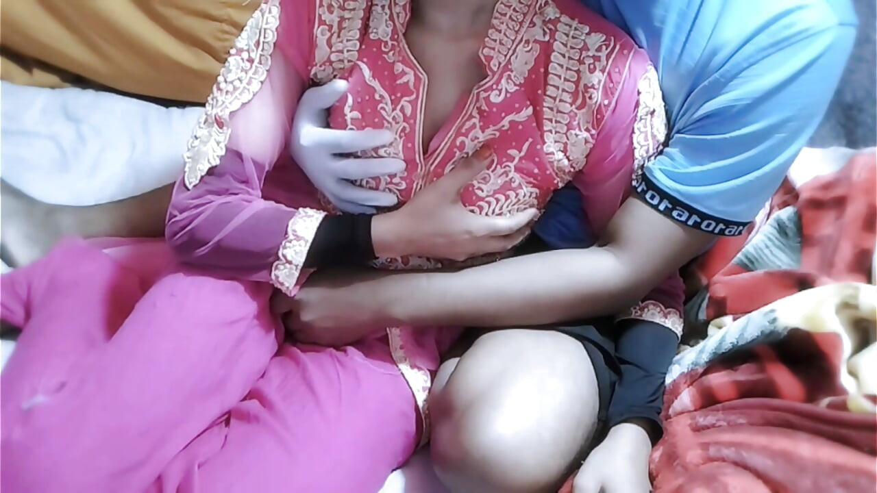 Babysitter kampus pengen dientot buru-buru sama bosnya saat istri ngentot habis-habisan