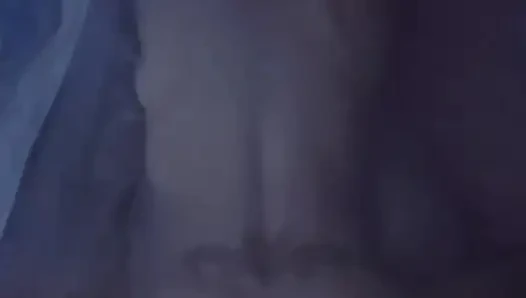 Kakak tiri suka kontol besar ini.
