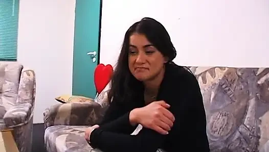 Güzel hatun oyuncu seçmelerinde kendini tatmin ediyor