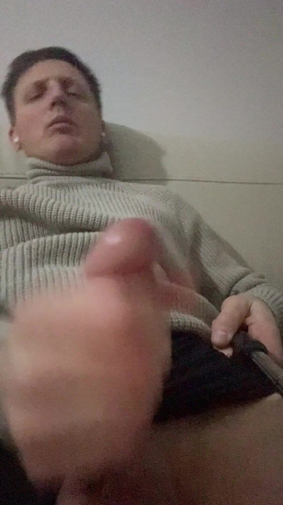 Wieczorem odpoczywałem, podczas gdy moi przyjaciele byli w innym pokoju. Po raz pierwszy publicznie doszedłem w wieku 42 lat