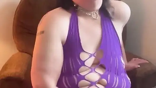 Сквиртует повсюду