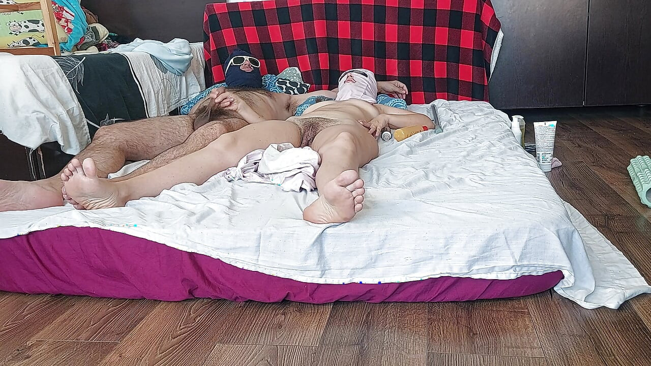 Amateur wife gives me a handjob until I cum. Sexy mom makes breakfast, hairy pussy, big tits