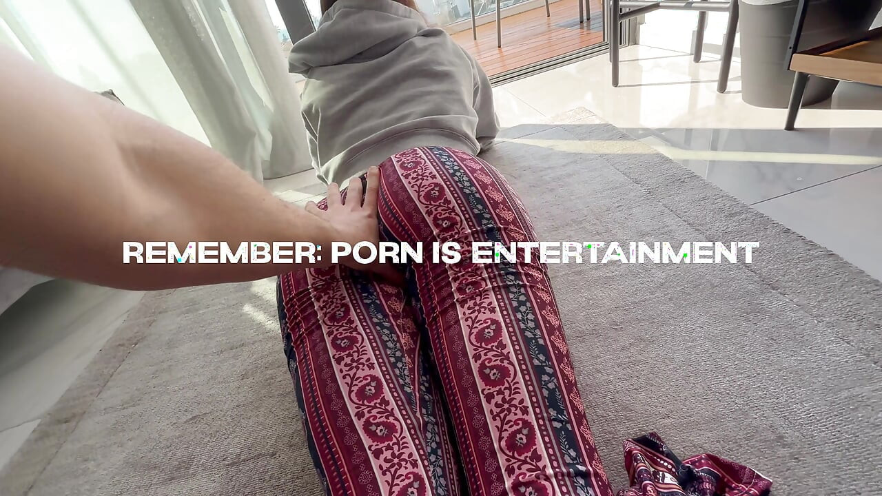 Femeie latino Twerk pe pulă - Nebunie cu coada balenei