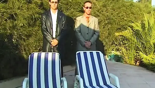 Они шаловливые трахнутые в анал шлюшки из Германии