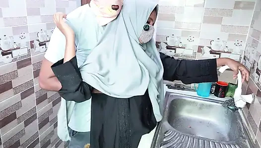 Tolong jangan muncrat di dalam memekku, aku tidak ingin hamil sekarang desi hijabi xxx