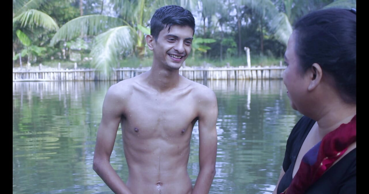 Indian Bhabi Ka Pani Mai Thukai Hot Indian Porn Video