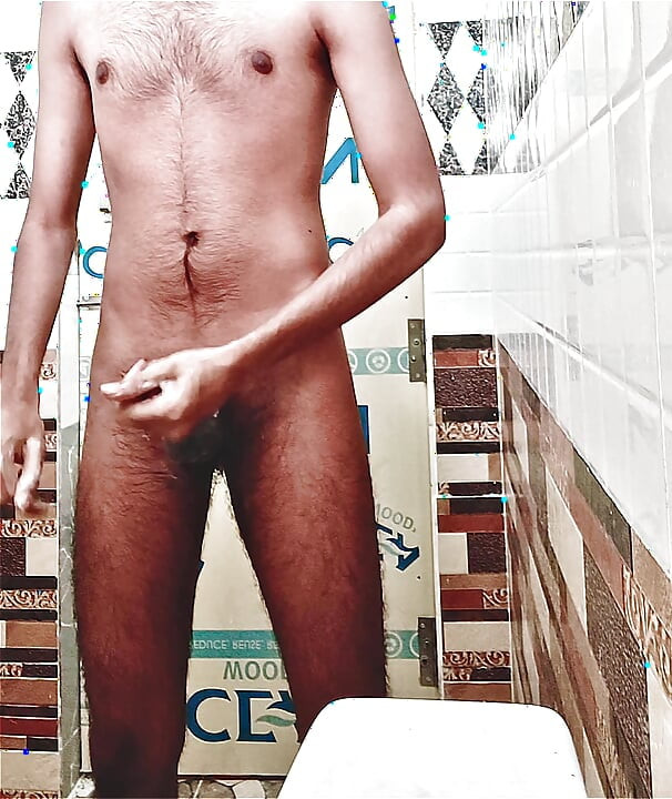 18Y BOY  RUBBING HIS BBC...IN BATHROOM