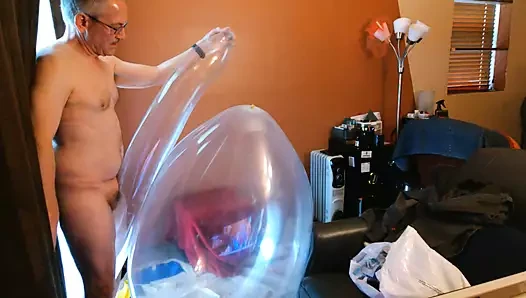 108) Balloon Kink, JO with Qualatex 646 and 36" Round Balloons