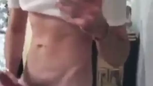 Leo sanderson aynada büyük çük ile oynama
