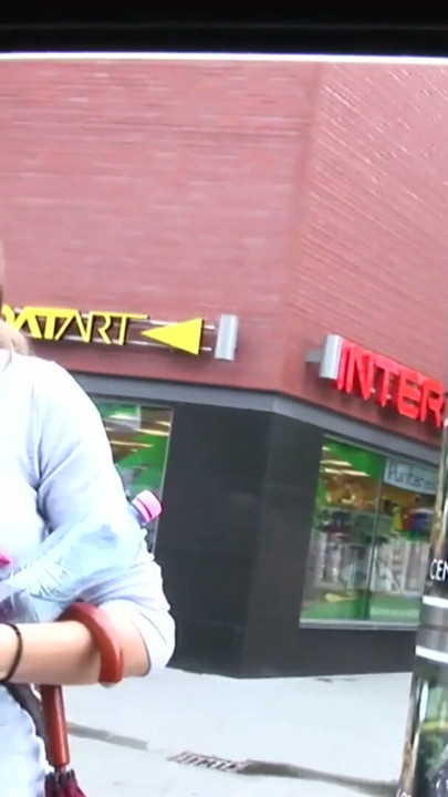 Anastasia an der Strasse angesprochen und im BumsBus gefickt | Clip 1