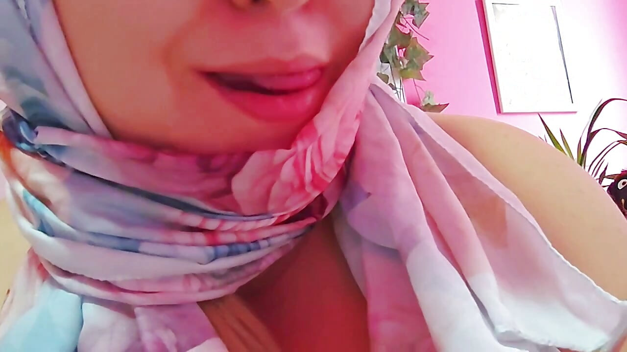 Am rămas șocat când am văzut ce a făcut sora mea vitregă cu hijab...